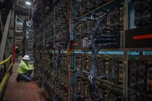 В Нью-Йорке электростанция майнит биткоины, чтобы не жечь газ впустую